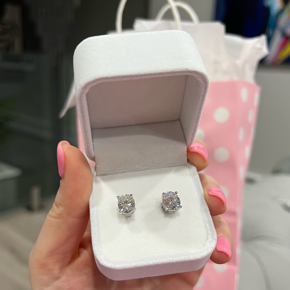 🆕 4ct oval stud moissanite earrings